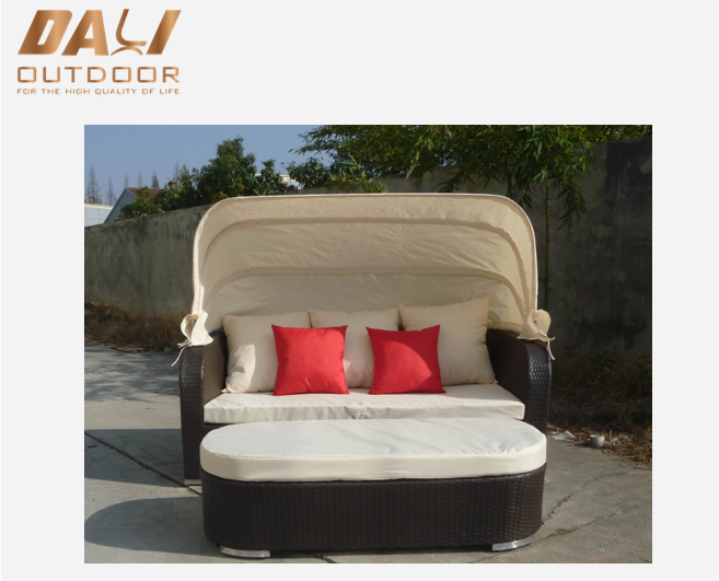 Outdoor-Freizeitmöbel aus Polyrattan, Sonnenliege, Terrasse, runde Chaiselongue mit Fußschemel