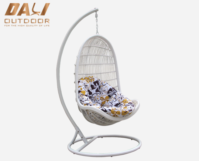 Egg Design Tragbarer Rattan-Terrassenschaukelstuhl für den Innenbereich
